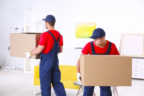 Moving van service for homes and businesses in Silvertown
