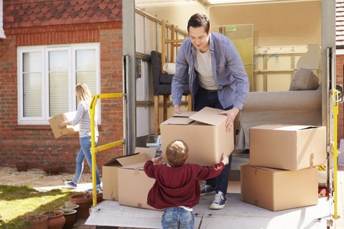 Free quote policy explained for a Silvertown man and van service