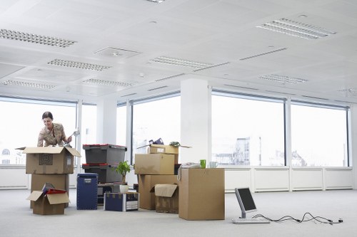 Local moving van for flats and offices in Silvertown