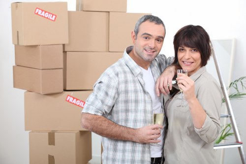 Residential move planning with a moving truck in Silvertown